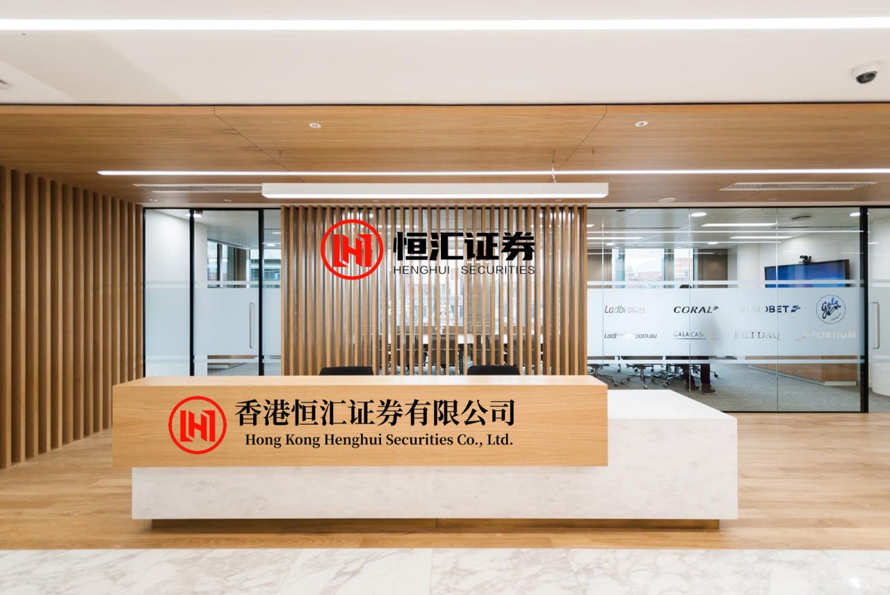 金控配资 一位老中医对我说过一番话，至今记忆犹新：“你记住，五十五岁是个坎。没被癌盯上，那就能稳稳当当奔着七老八十去。到了七八十，身上还是干干净净的，恭喜你，往九十、一百岁走，那是老天爷在给你让路。”我问他，那长寿的秘诀到底是什么？是基因吗？他摇摇头，说了句大实话：“基因是娘胎里带的，改...